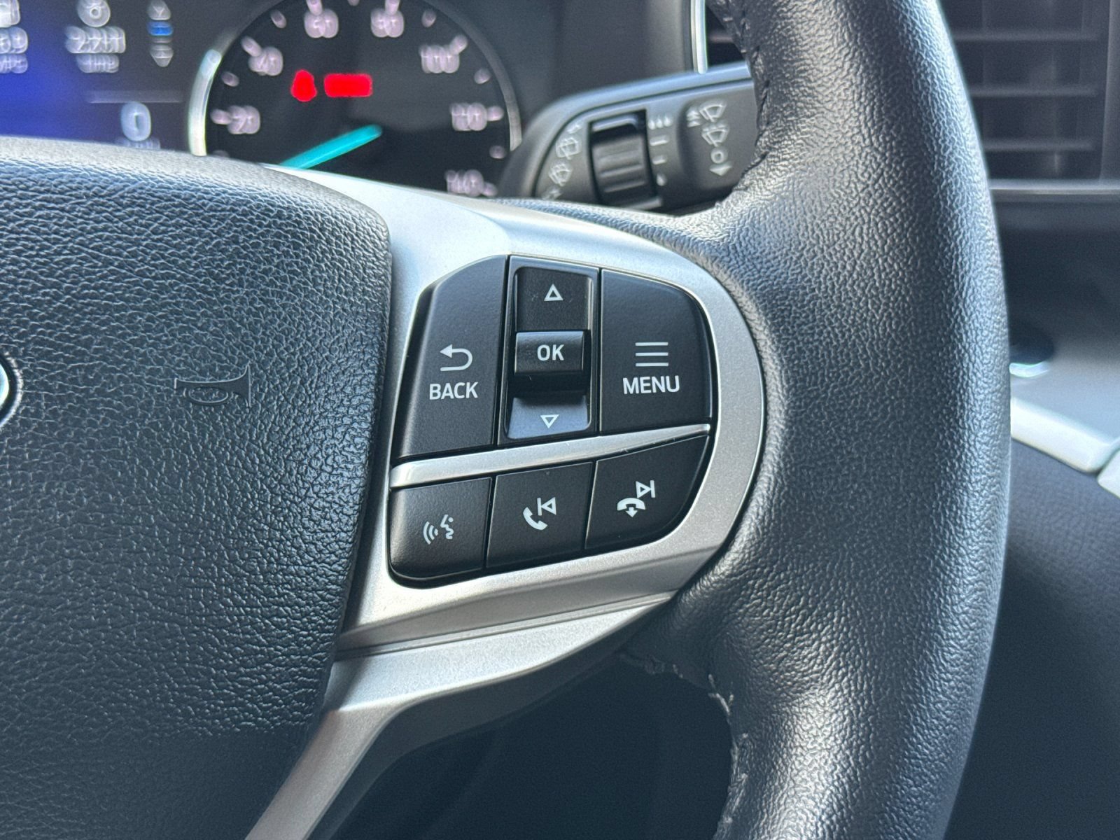 Used 2022 Ford Explorer XLT w/ Equipment Group 202A RWD image 33