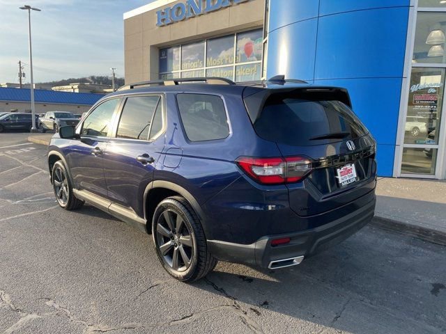 Used 2025 Honda Pilot Sport image 3