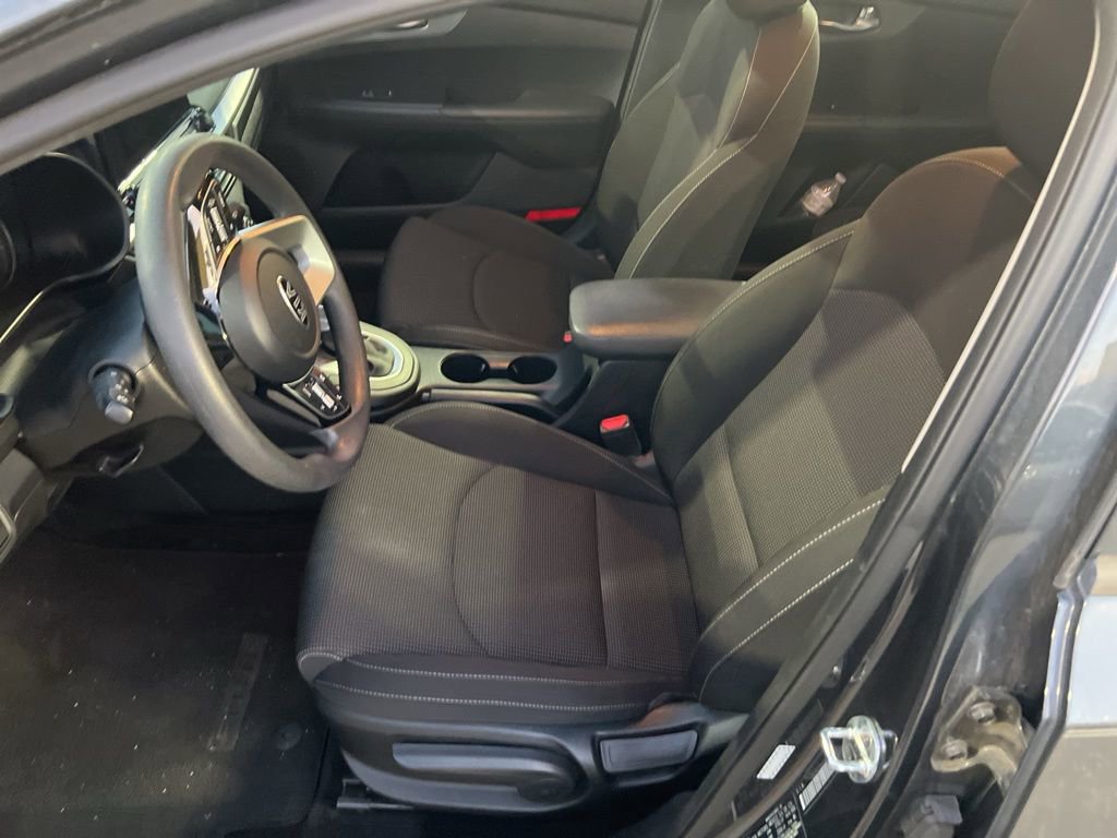 Used 2021 Kia Forte LXS image 9