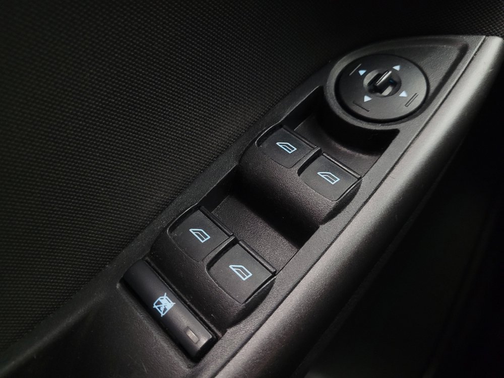 Used 2017 Ford Focus SEL FWD image 27