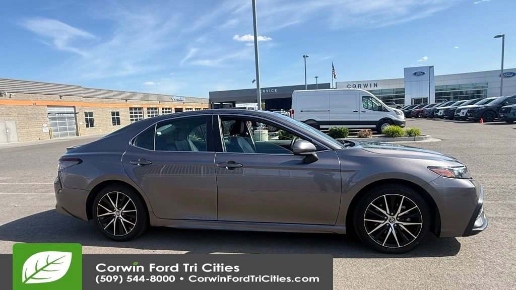 Used 2021 Toyota Camry SE FWD image 8