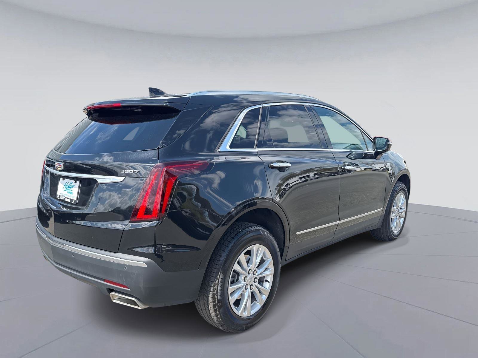 Used 2023 Cadillac XT5 Luxury FWD image 4