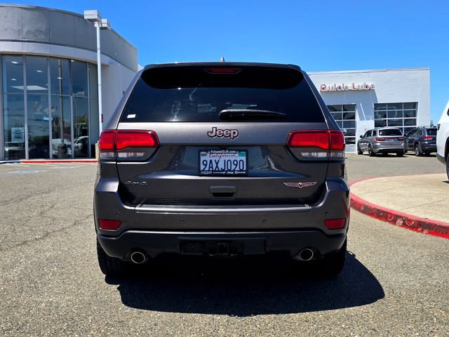 Used 2017 Jeep Grand Cherokee Trailhawk w/ Trailhawk Luxury Group AWD/4WD image 5
