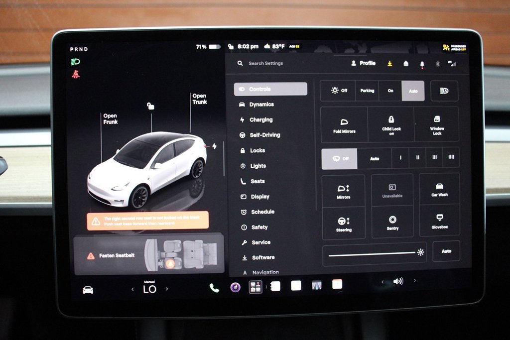 Used 2023 Tesla Model Y Long Range AWD/4WD image 22