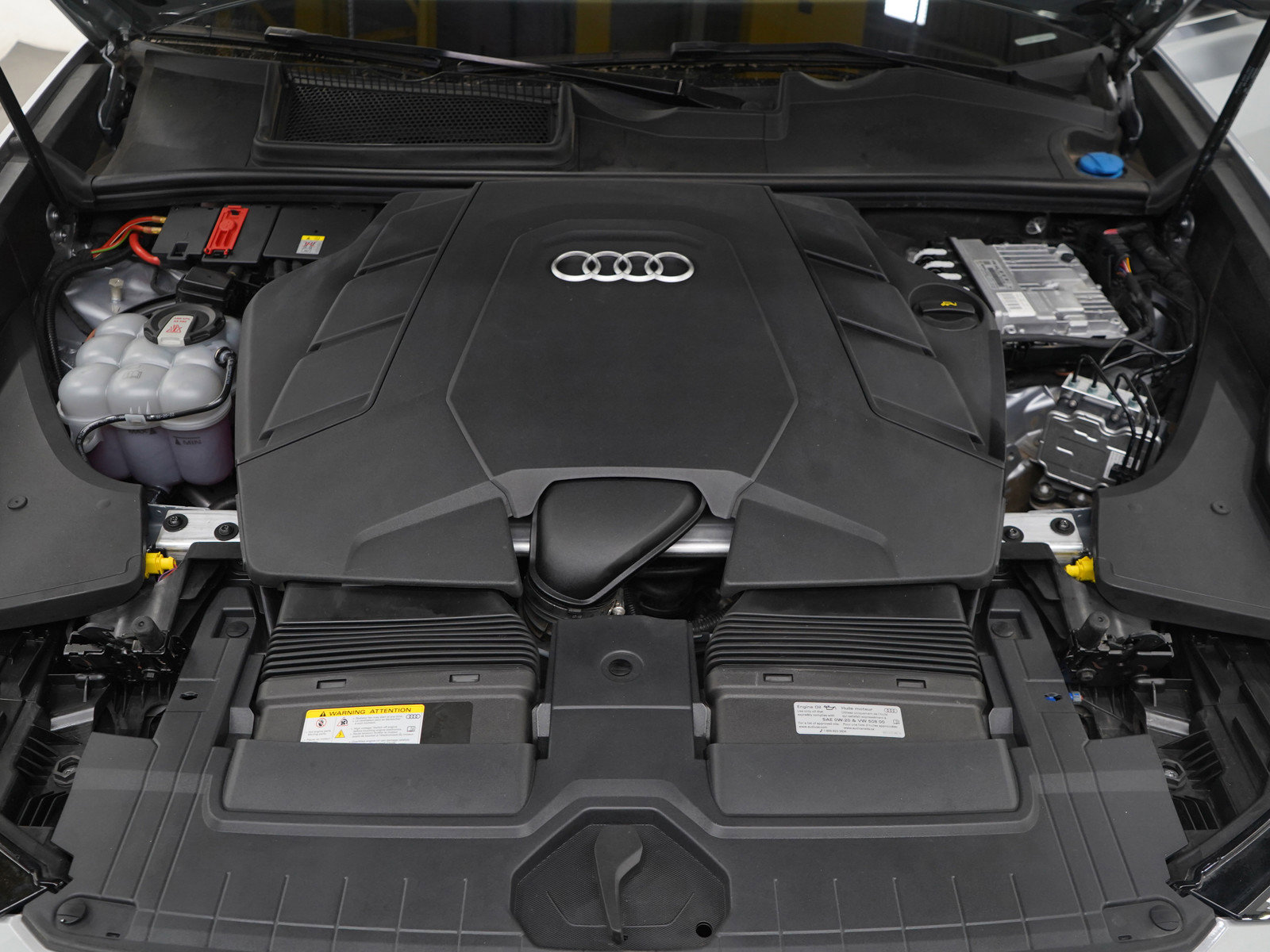 Used 2022 Audi Q8 Premium w/ Convenience Package AWD/4WD image 33