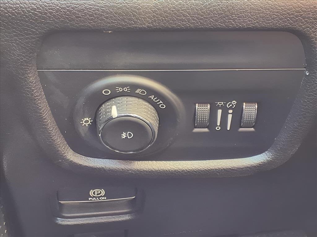 Used 2022 Jeep Grand Cherokee Limited image 18