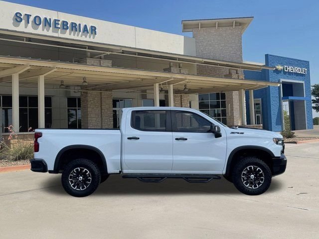 Used 2024 Chevrolet Silverado 1500 ZR2 w/ Technology Package AWD/4WD image 4