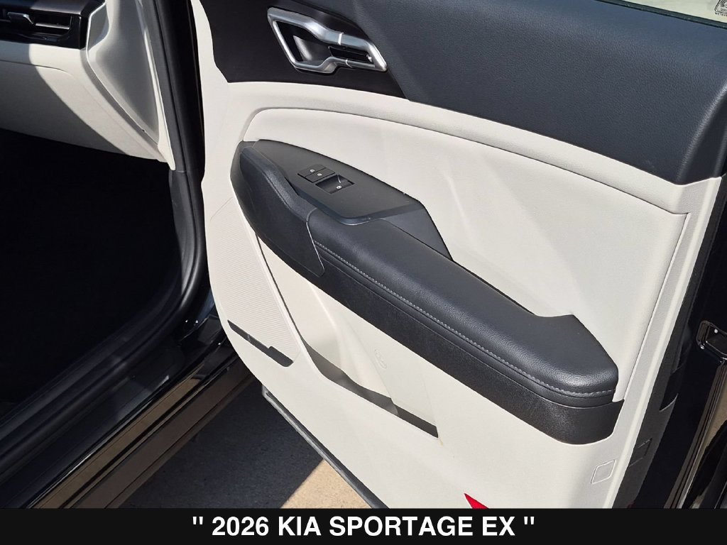 Used 2026 Kia Sportage EX w/ EX Panorama Roof Package FWD image 32