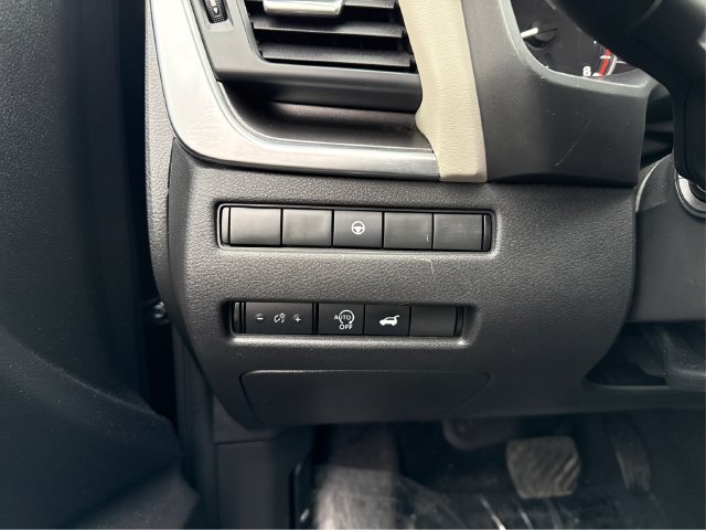 Used 2024 Nissan Rogue SV AWD/4WD image 19
