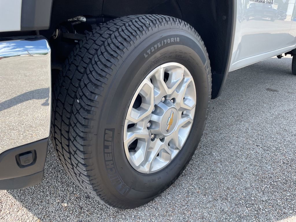 Used 2024 Chevrolet Silverado 2500 LTZ w/ LTZ Convenience Package AWD/4WD image 9
