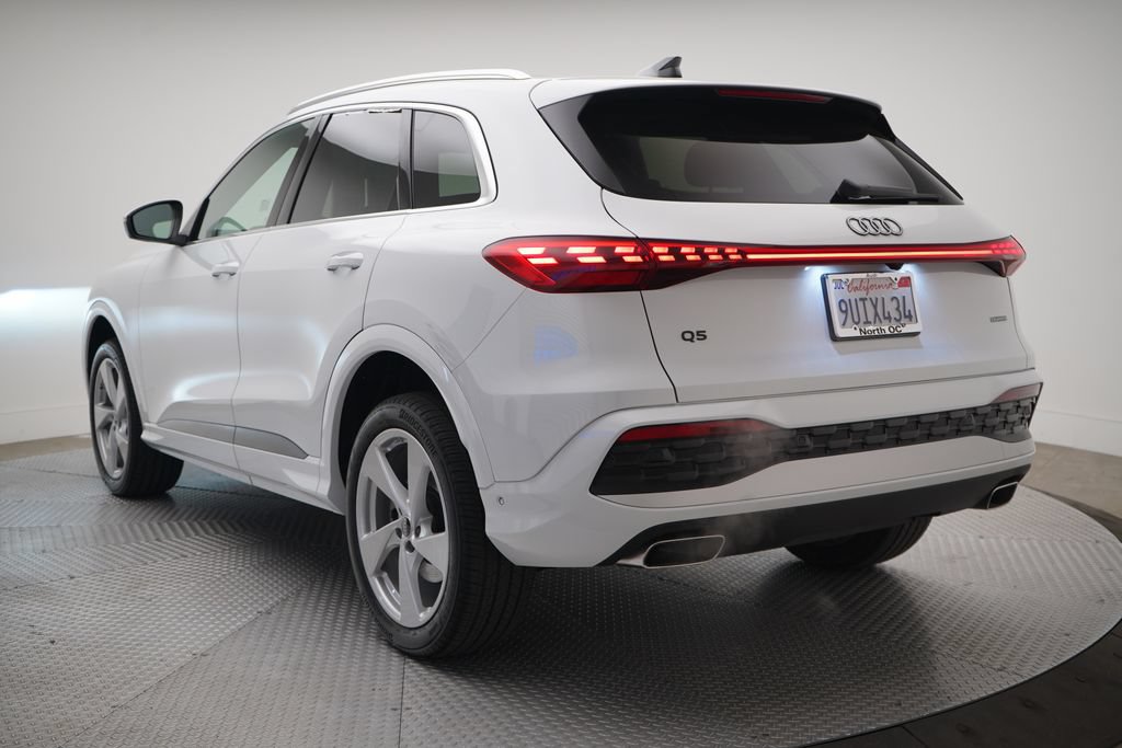 Used 2025 Audi Q5 Premium Plus w/ Premium Plus AWD/4WD image 3