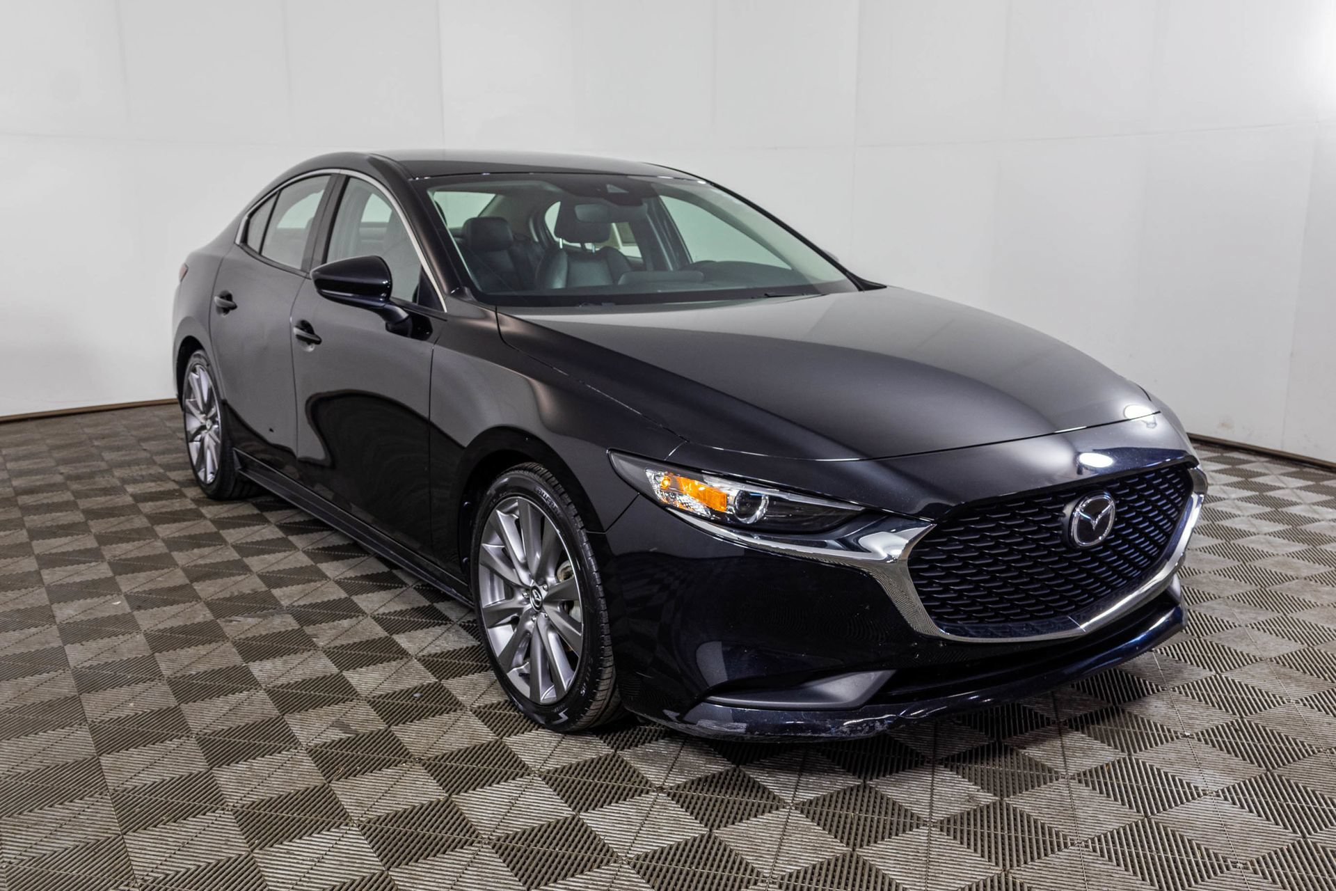 Used 2020 MAZDA MAZDA3 Sedan w/ Select Package FWD image 9
