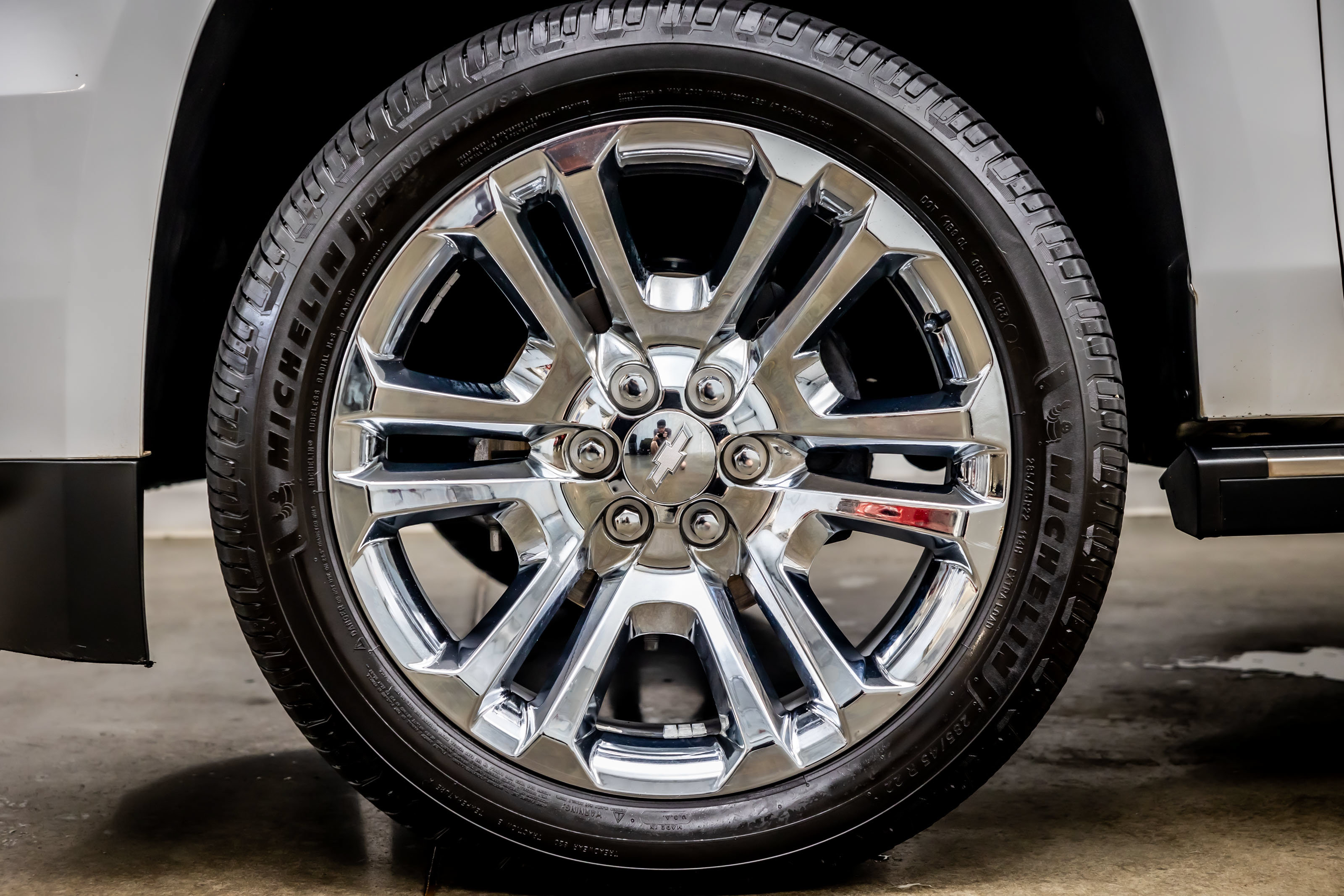 Used 2020 Chevrolet Suburban Premier w/ Premier Plus Edition RWD image 36