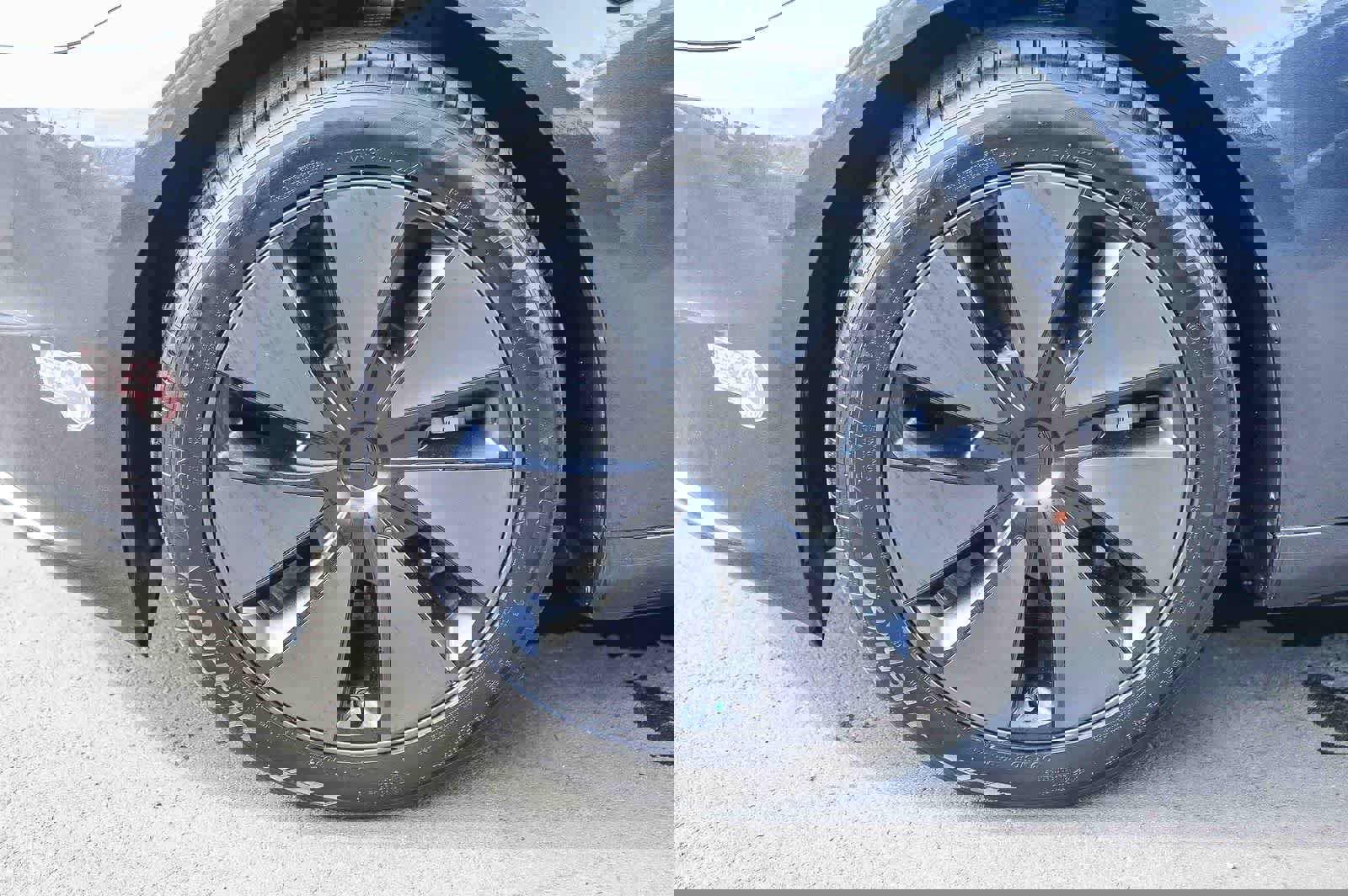 Used 2024 Tesla Model 3 Standard Range image 9