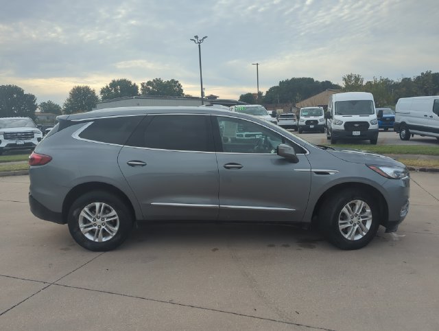 Used 2021 Buick Enclave Essence FWD image 11