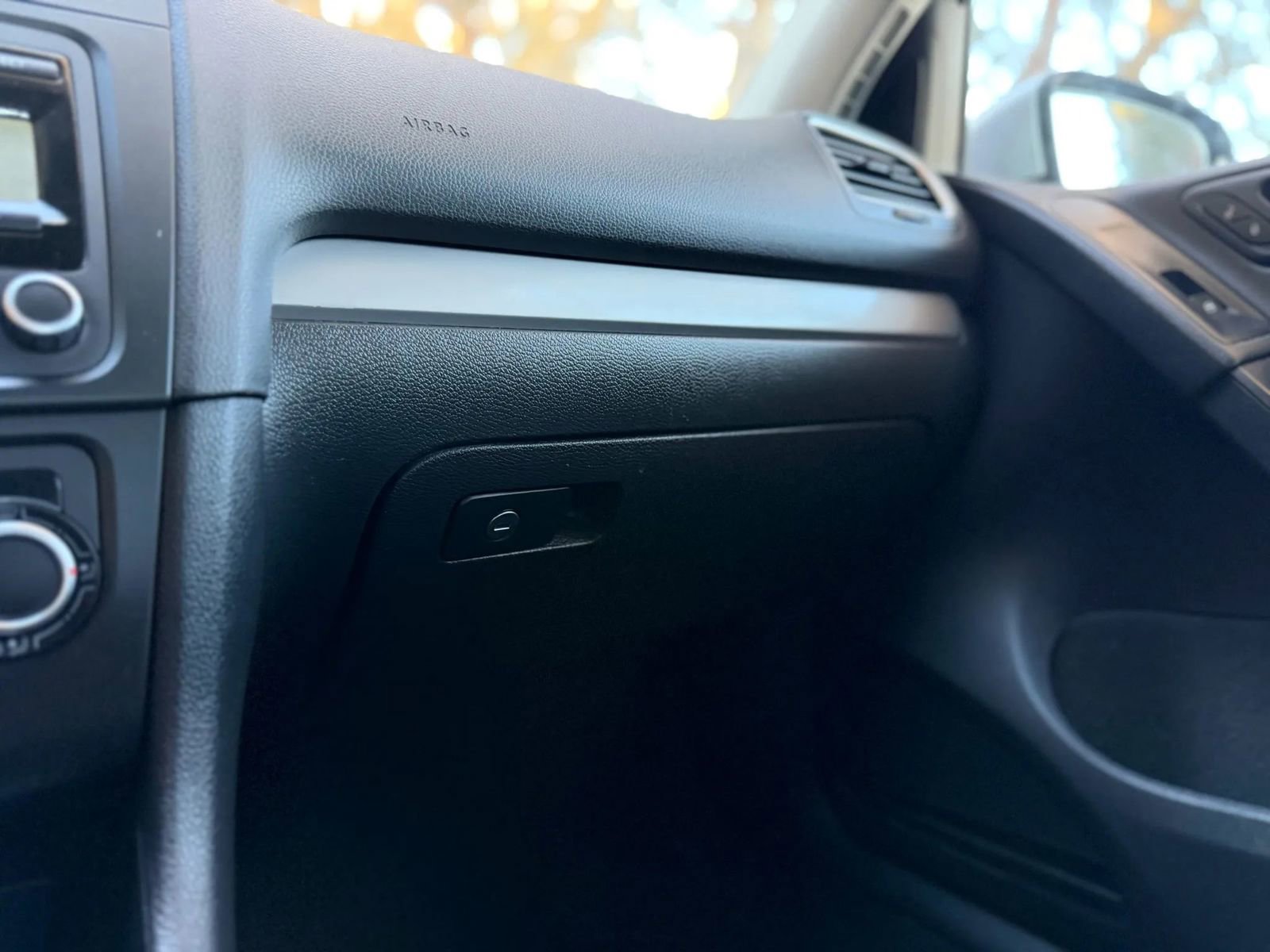 Used 2012 Volkswagen Golf 2-Door FWD image 14