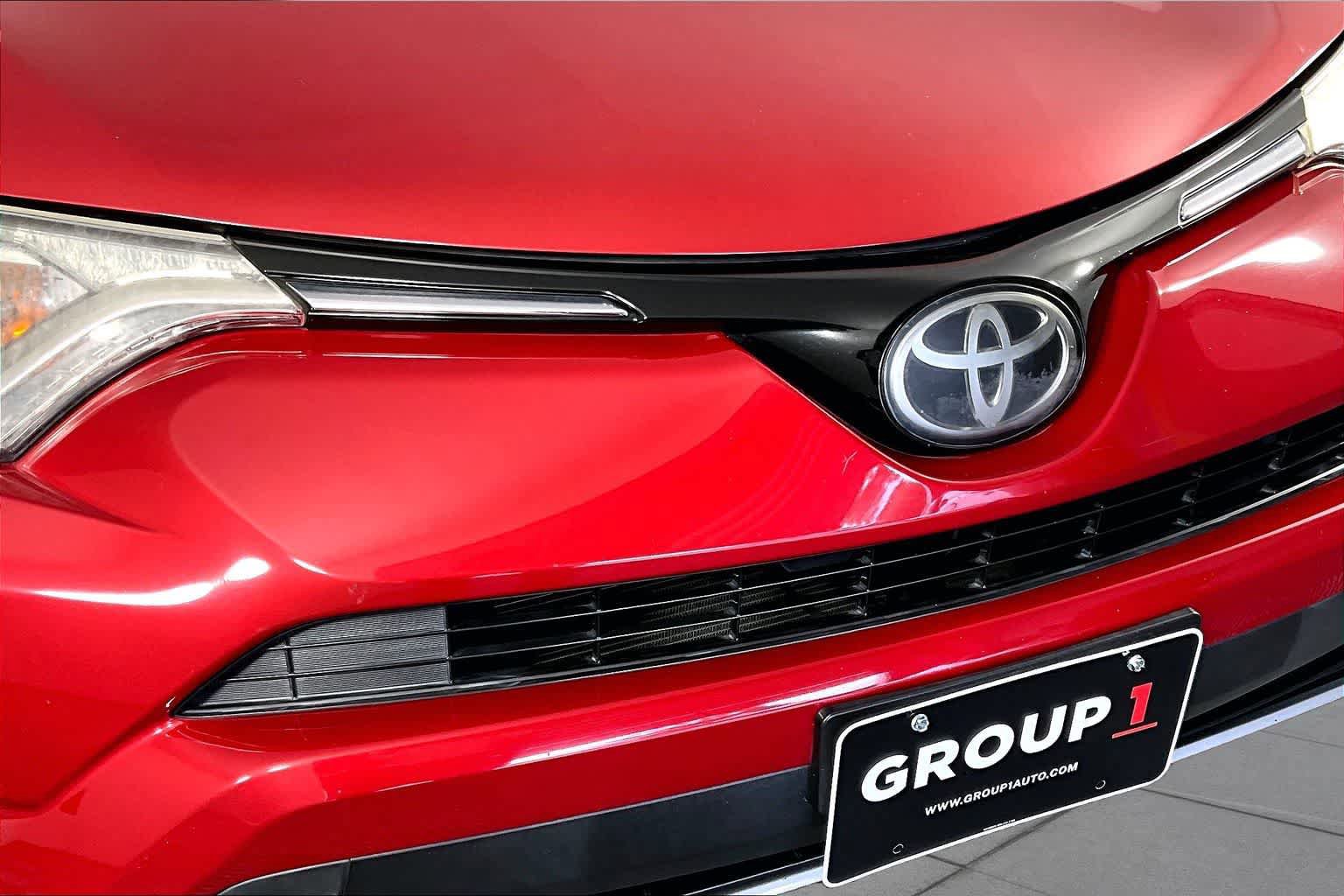 Used 2017 Toyota RAV4 XLE w/ Carpet Mat Package FWD image 29