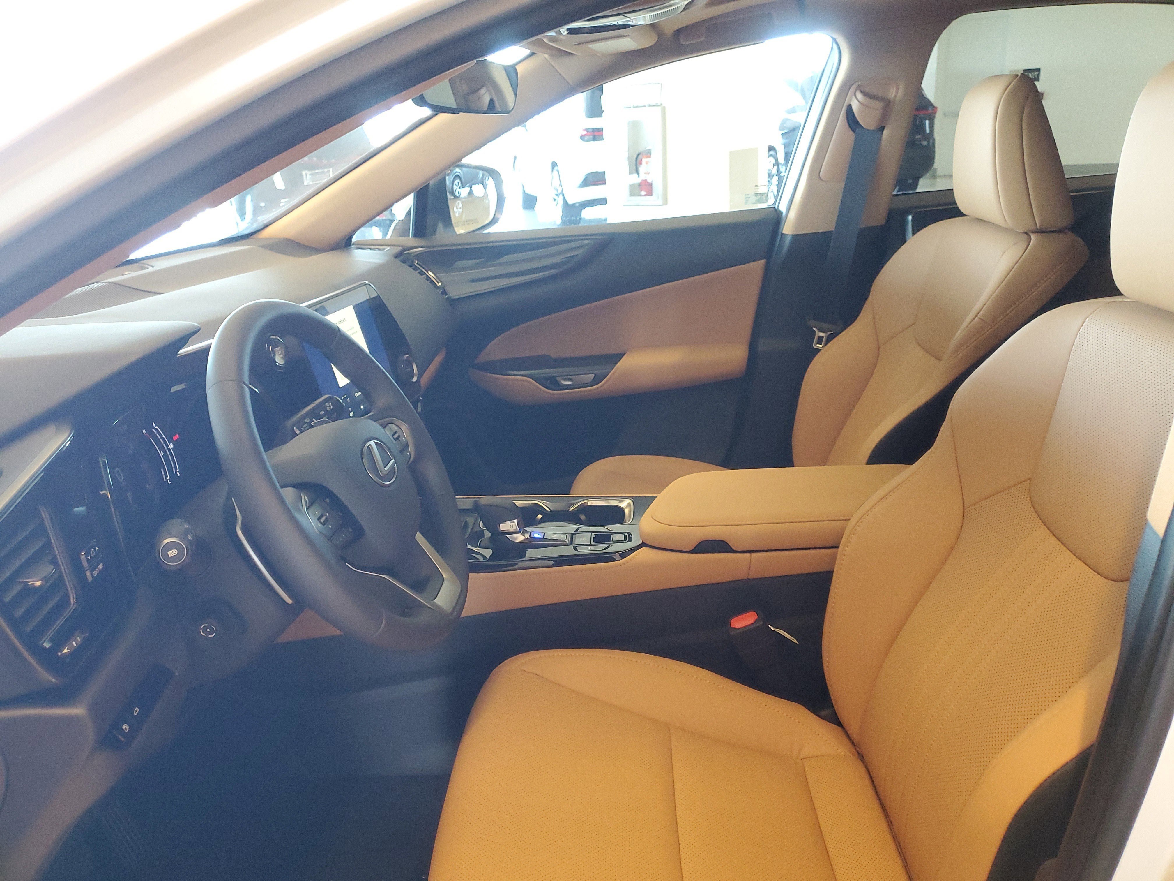 Used 2025 Lexus NX 250 FWD w/ Towing Package (2000 Lbs) image 20