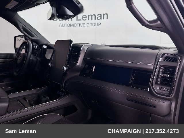 Used 2025 RAM 2500 Limited AWD/4WD image 29
