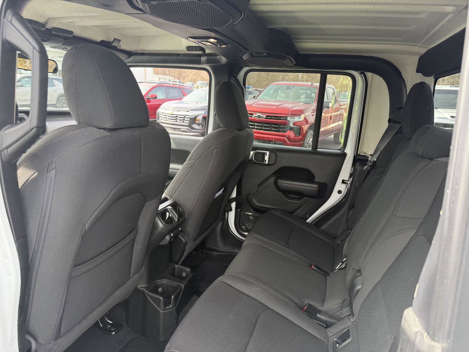 Used 2023 Jeep Gladiator Sport image 13