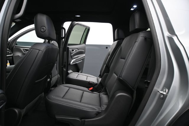 Used 2026 Chevrolet Traverse LT w/ Sun and Wheel Package AWD/4WD image 17