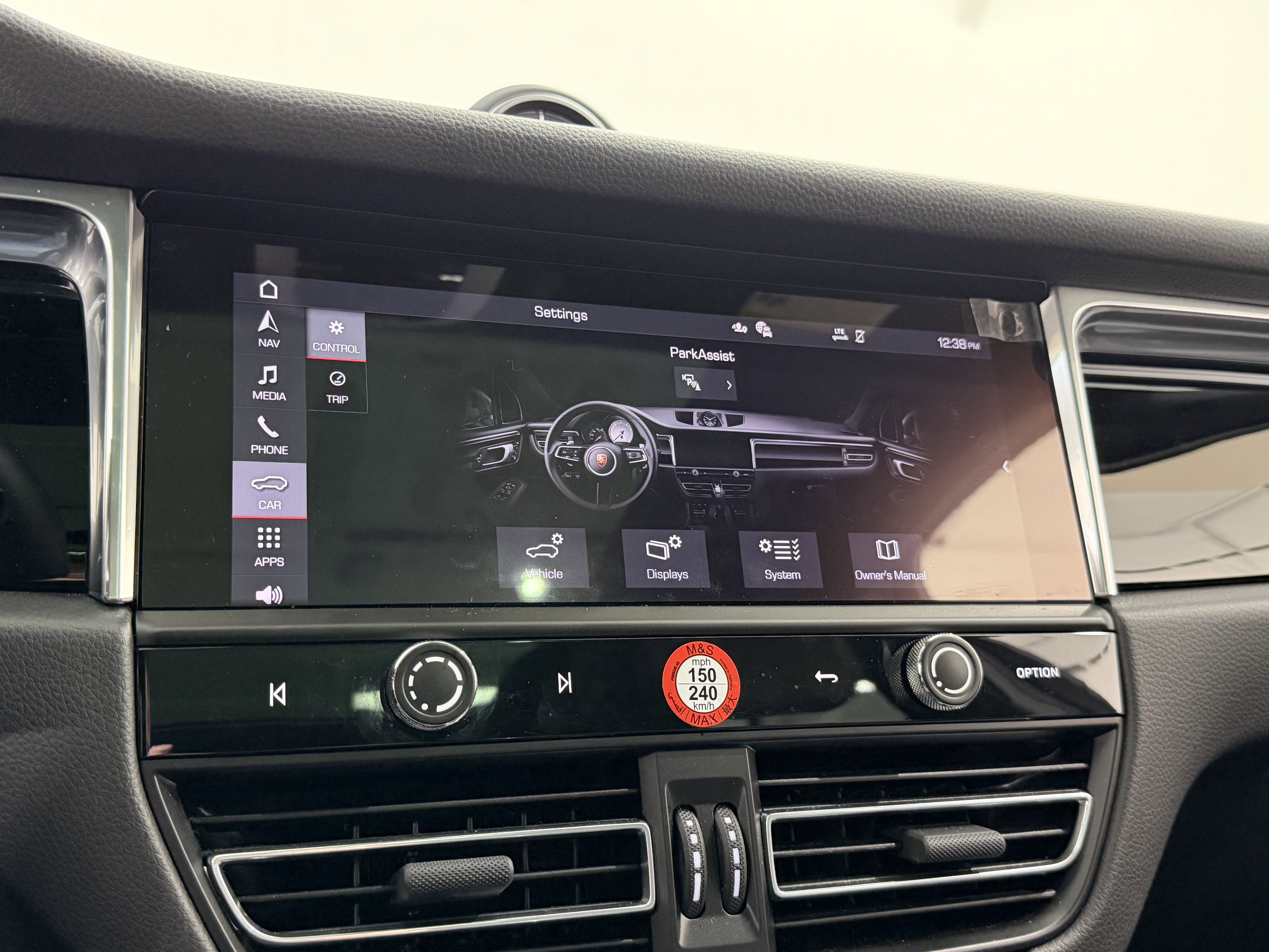 Certified 2025 Porsche Macan image 44