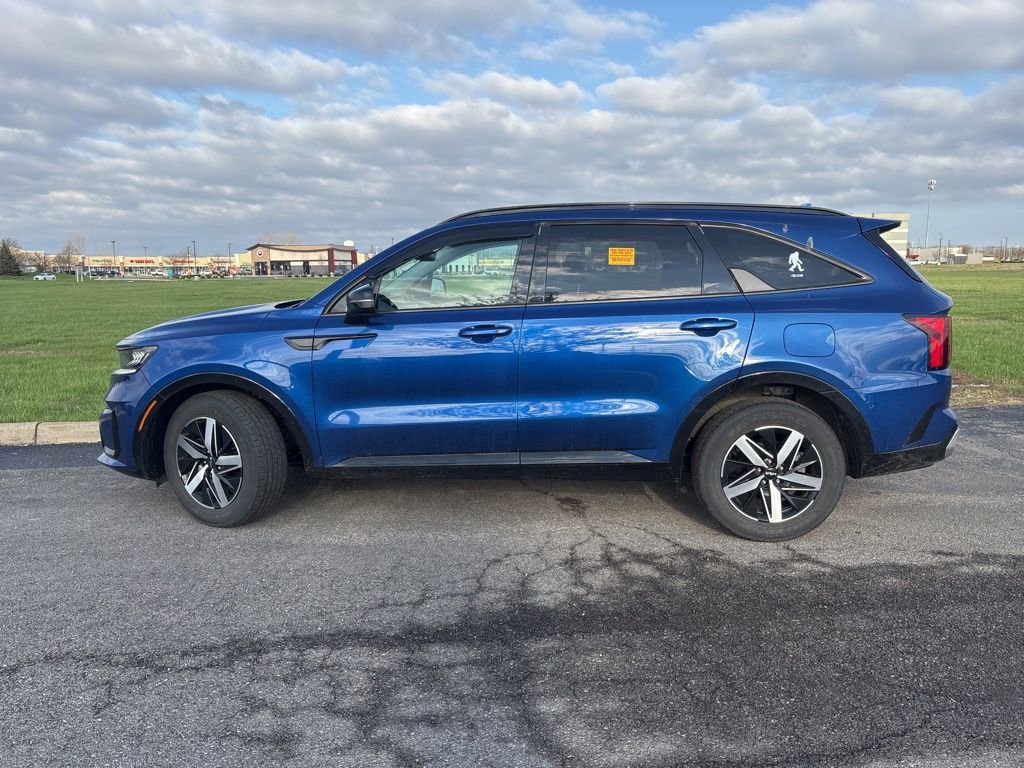 Used 2022 Kia Sorento EX w/ Panoramic Sunroof Package image 7