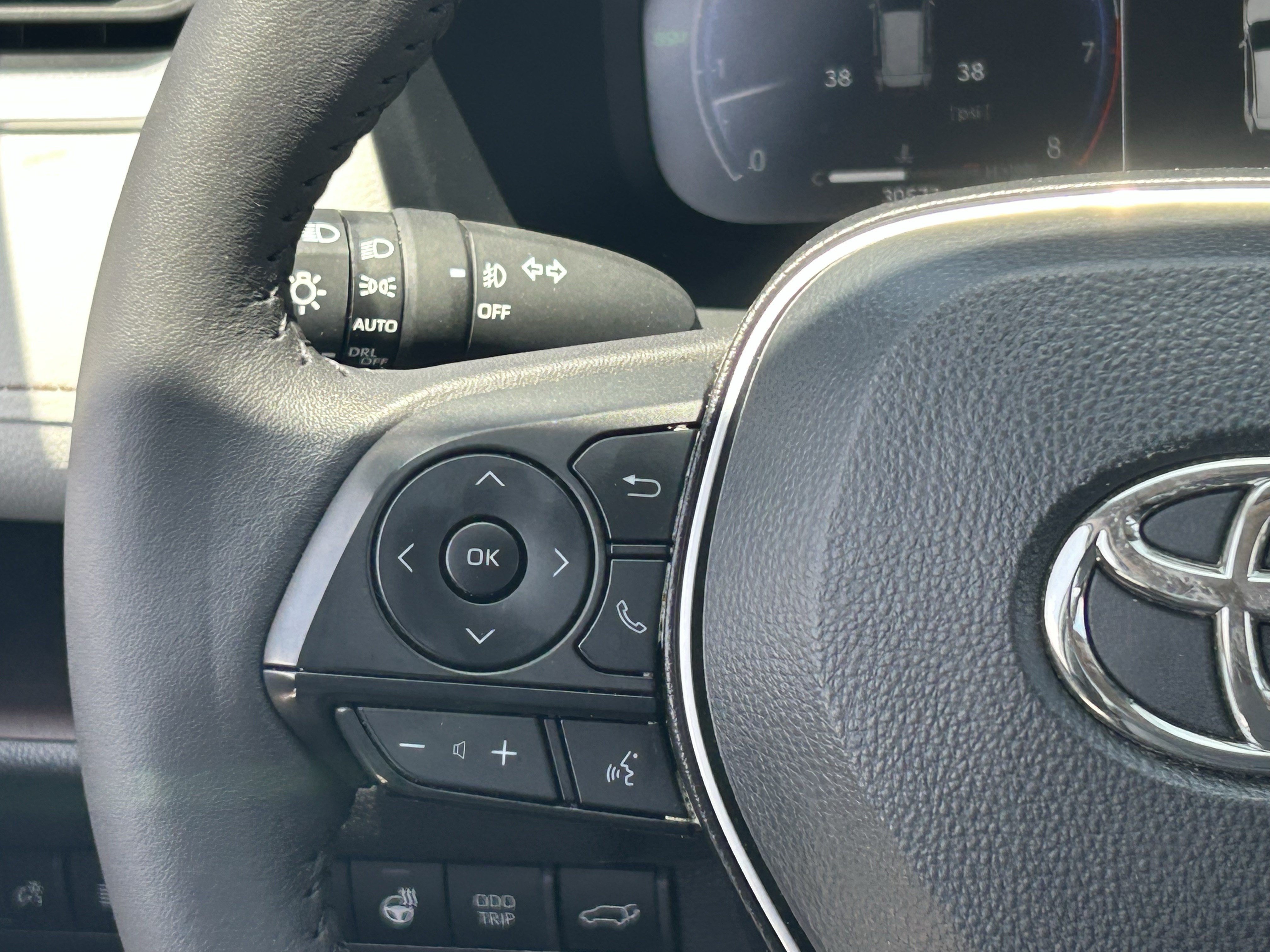 Used 2025 Toyota RAV4 Limited w/ Advanced Technology Package FWD image 26
