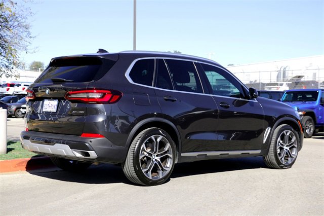Used 2023 BMW X5 xDrive40i w/ Luxury Seating Package image 5