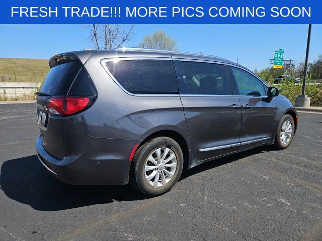 Used 2018 Chrysler Pacifica Touring-L Plus w/ Advanced Safetytec Group image 6