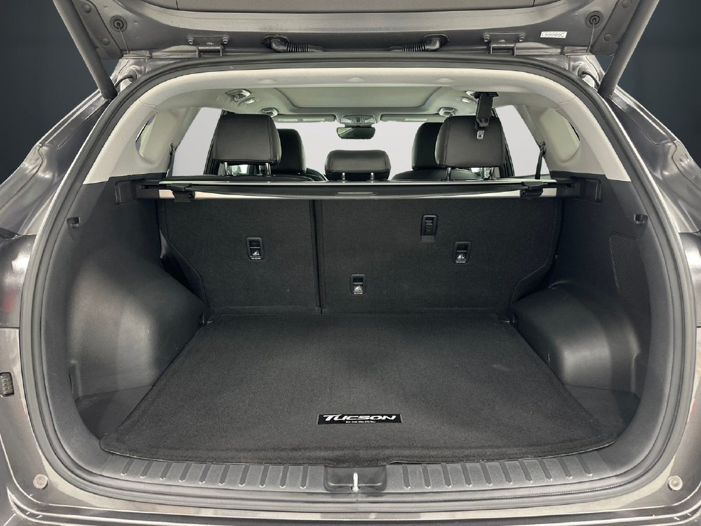 Used 2021 Hyundai Tucson Ultimate w/ Cargo Package FWD image 13
