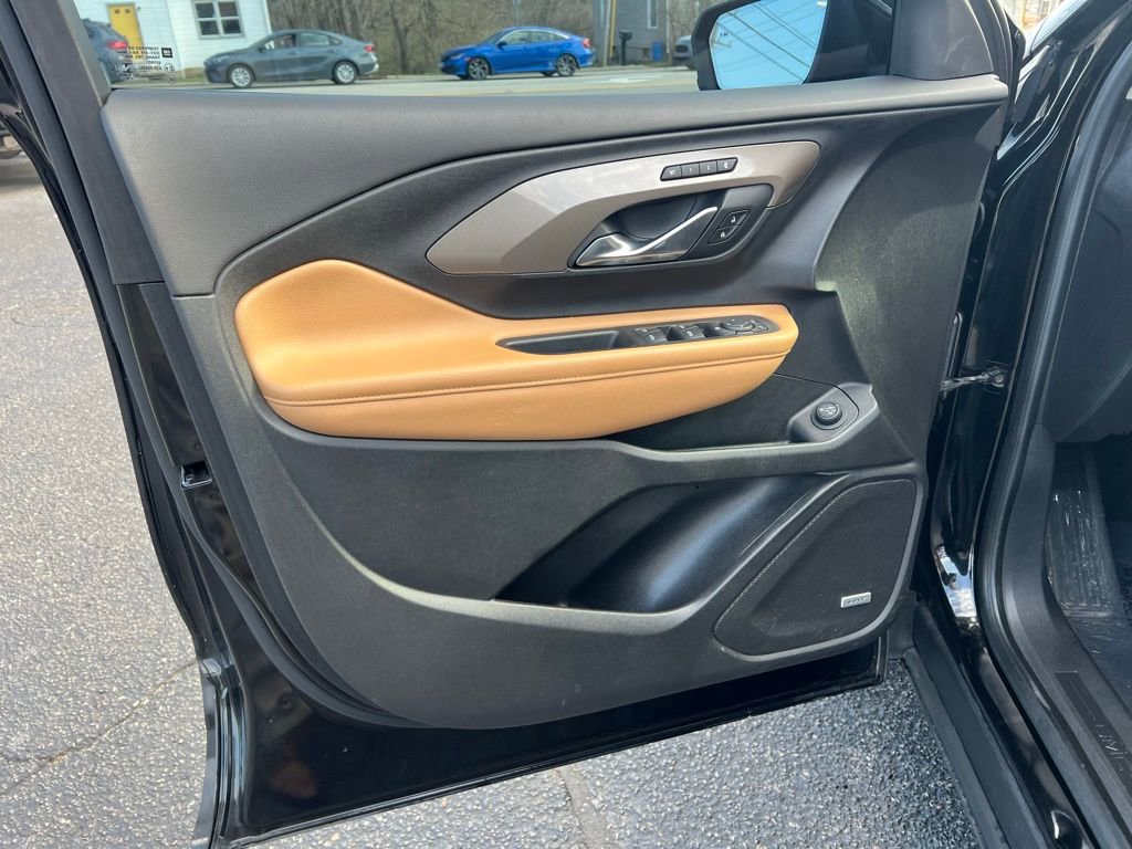 Used 2020 GMC Terrain SLT w/ Preferred Package image 11