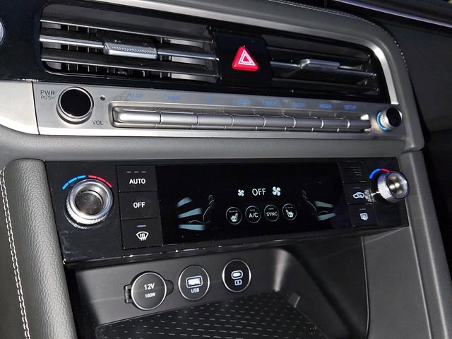 Used 2025 Genesis G70 2.5T image 22