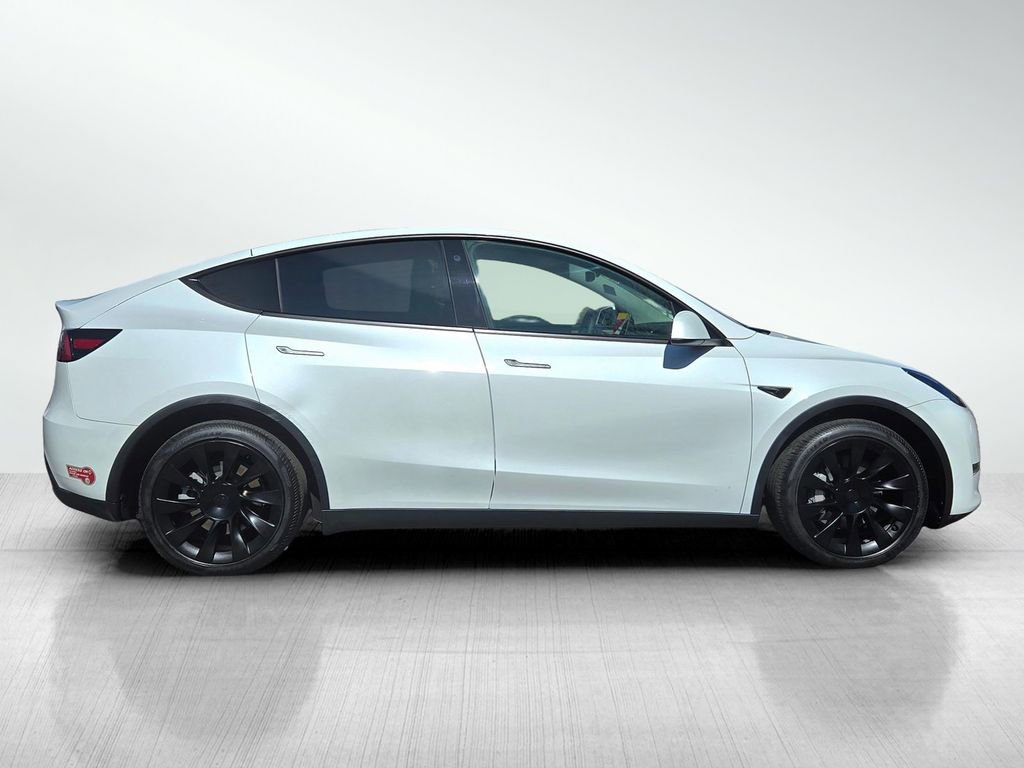 Used 2023 Tesla Model Y Long Range image 3