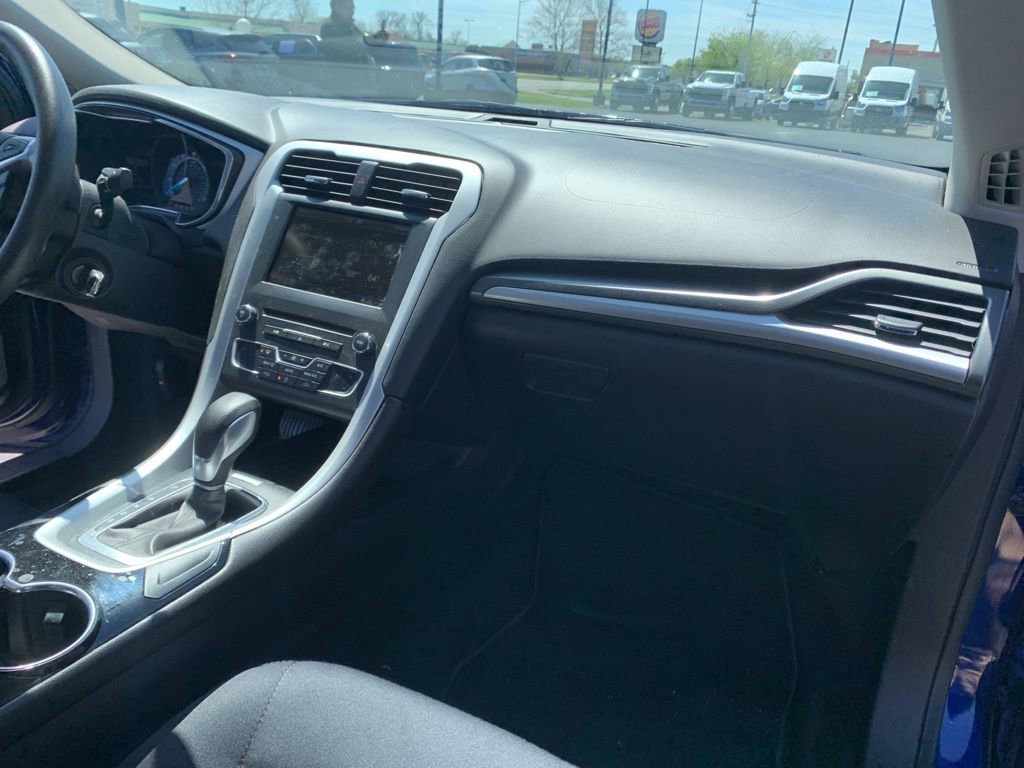Used 2016 Ford Fusion SE image 26
