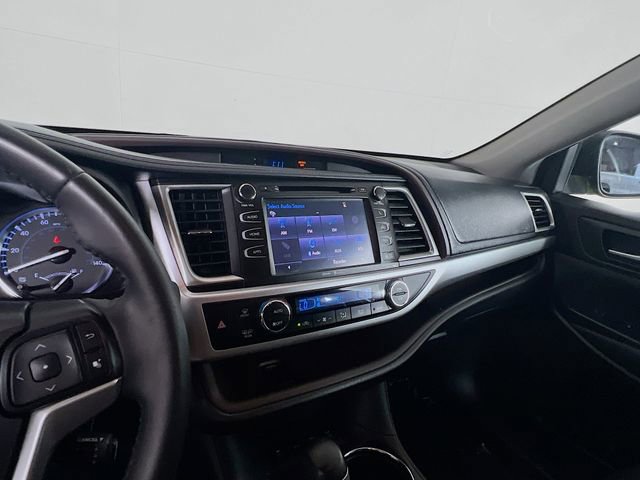 Used 2015 Toyota Highlander XLE AWD/4WD image 13
