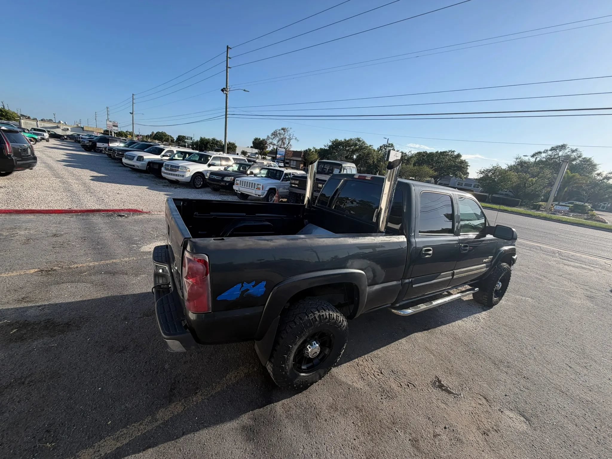 Used 2003 Chevrolet Silverado 2500 LS AWD/4WD image 4