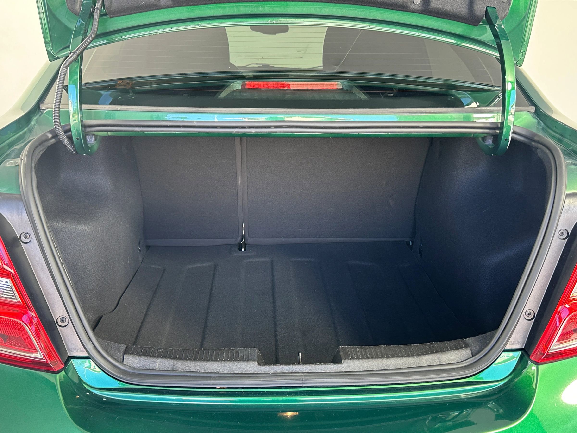 Used 2018 Chevrolet Sonic LT w/ Convenience Package image 17