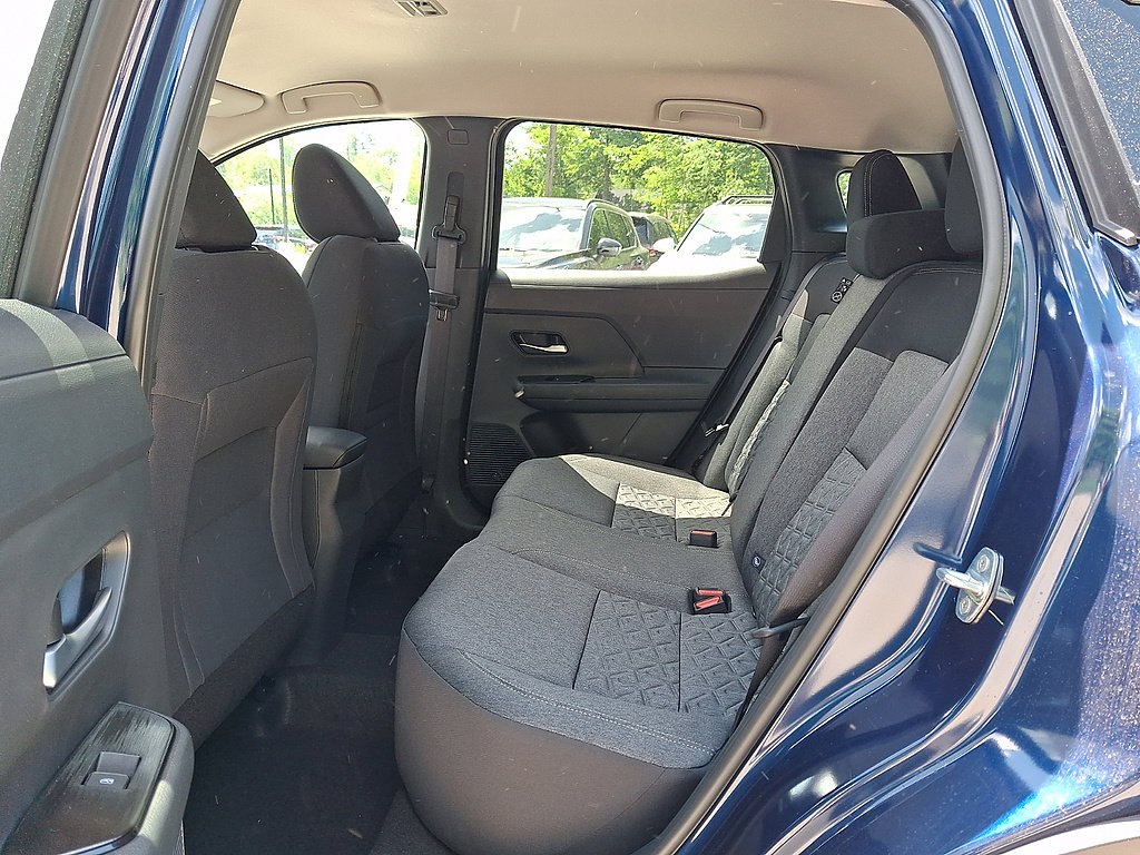 New 2026 Nissan Kicks SV w/ Interior Electronics Package AWD/4WD image 5