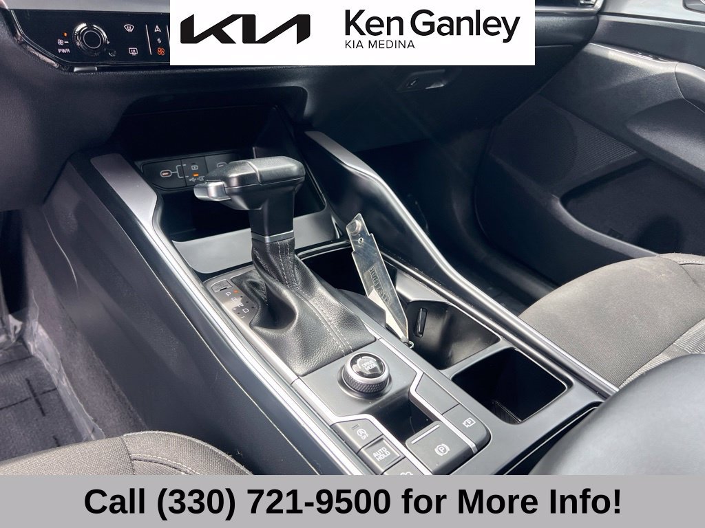 Certified 2026 Kia Sorento LX FWD image 33