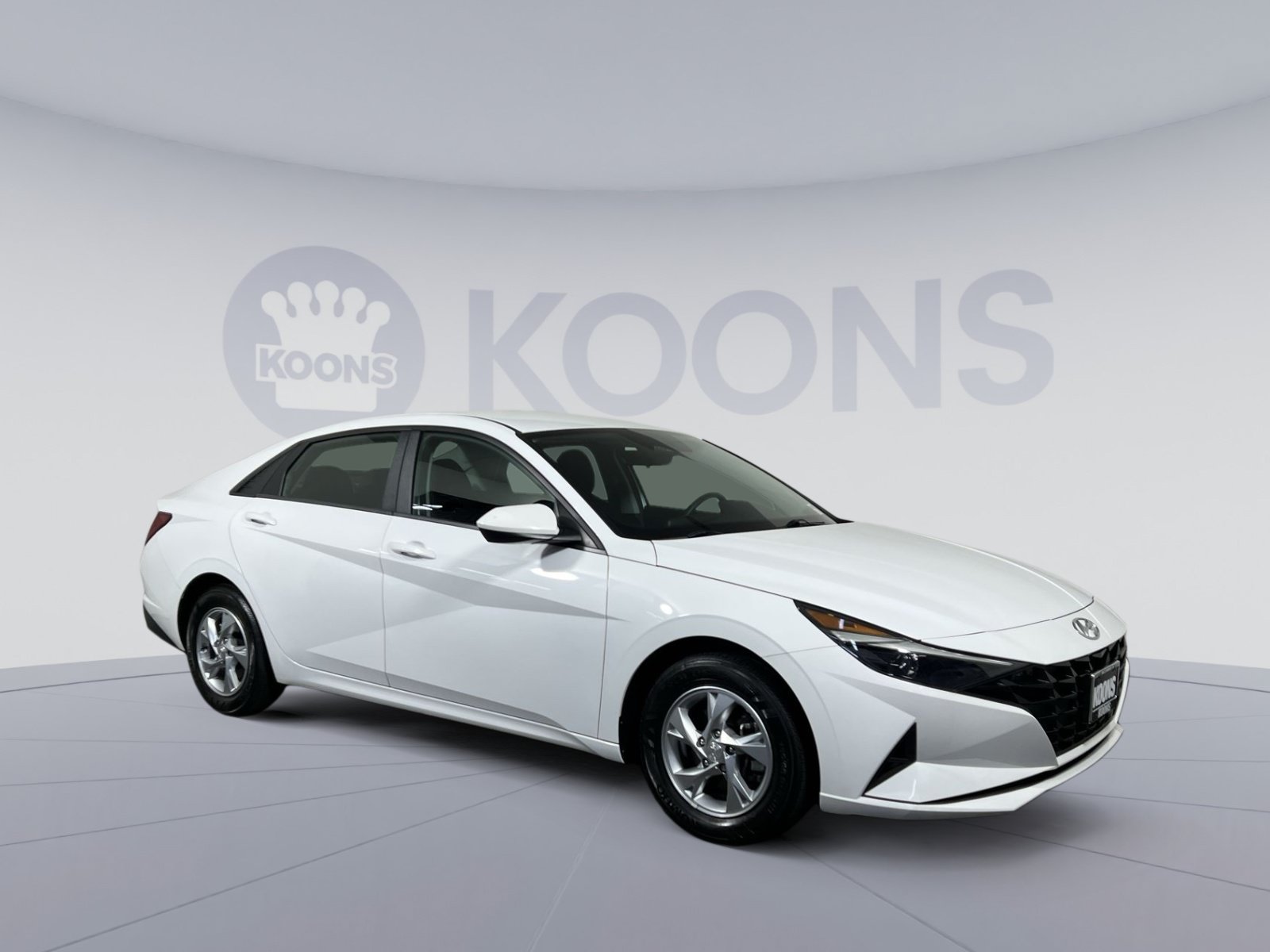 Used 2023 Hyundai Elantra SE FWD image 2