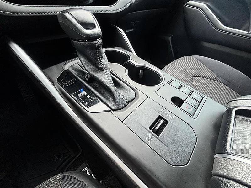 Used 2023 Toyota Highlander LE FWD image 25