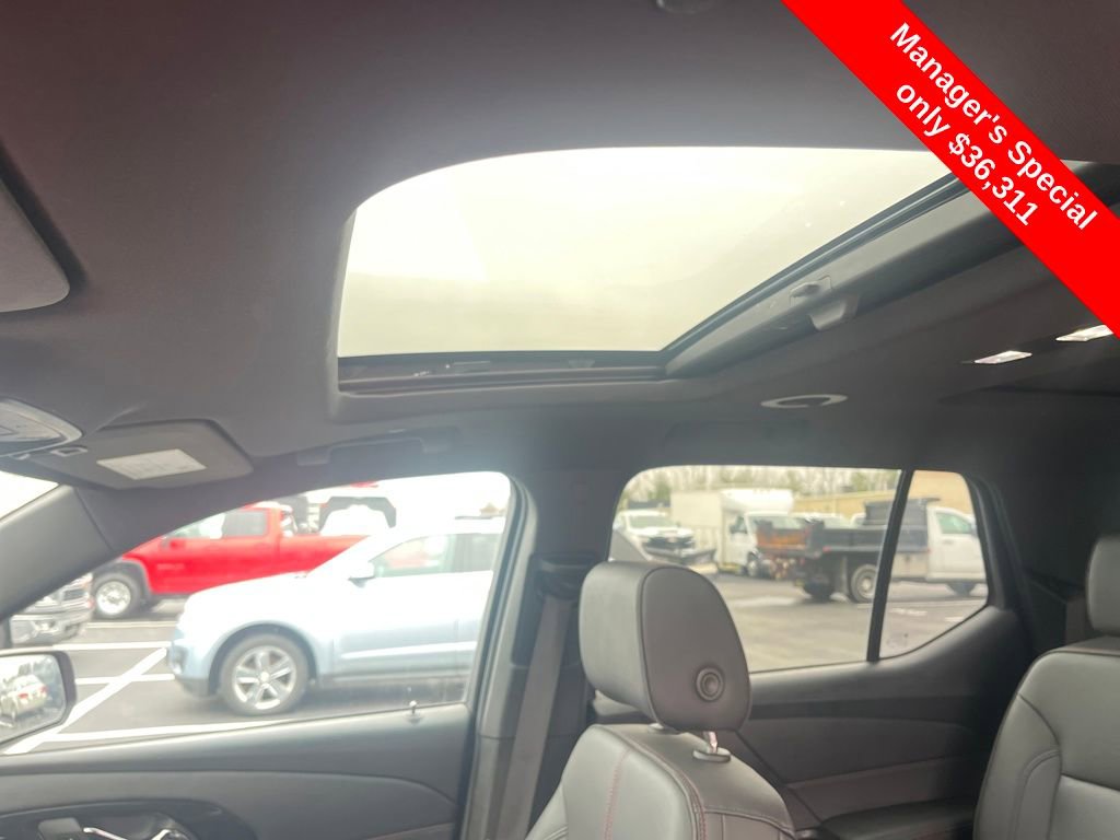 Used 2023 Chevrolet Traverse RS image 22