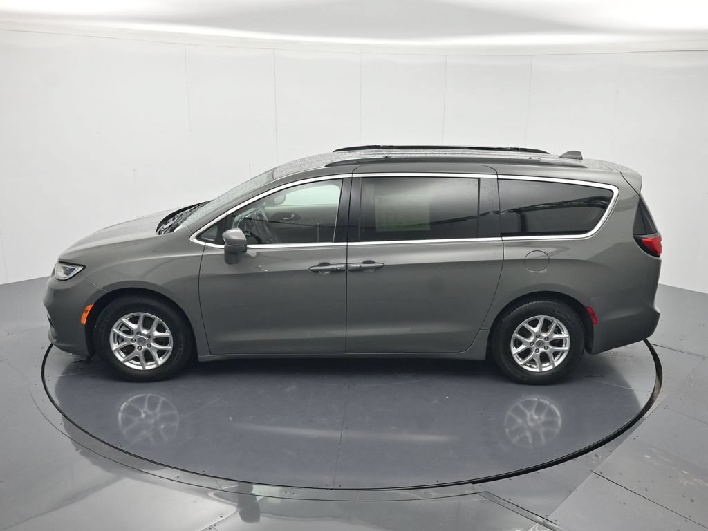 Used 2022 Chrysler Pacifica Touring-L FWD image 35