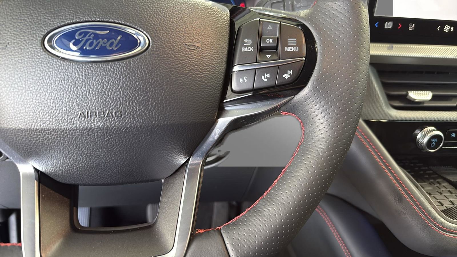 Certified 2025 Ford Explorer ST-Line w/ Premium Package image 16