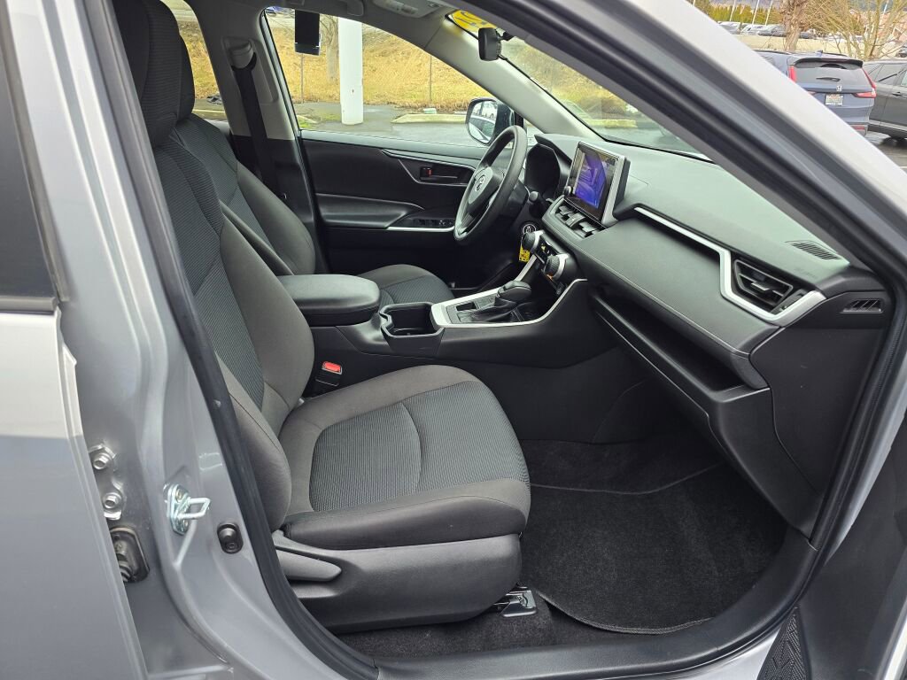 Used 2024 Toyota RAV4 LE image 11