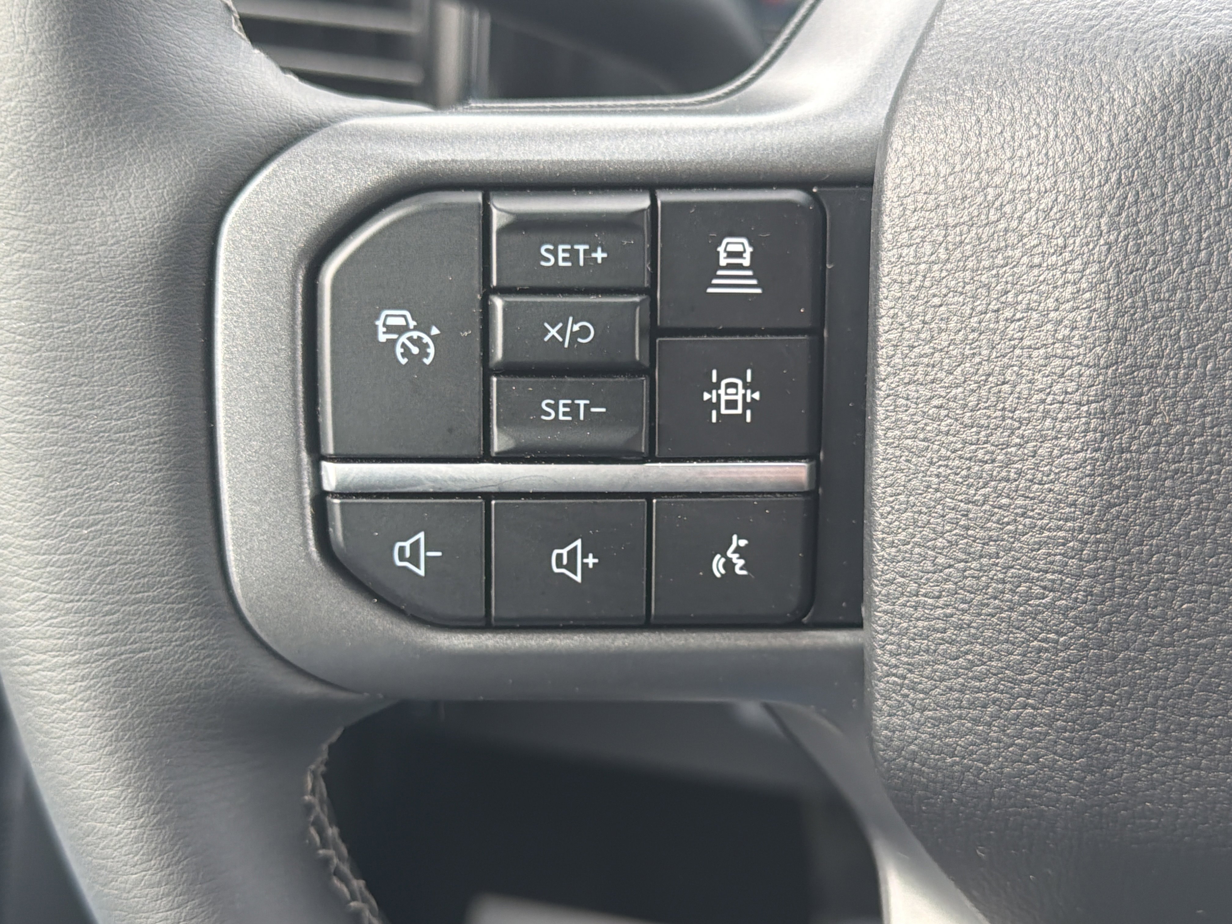 New 2026 Ford F350 Lariat w/ Black Appearance Package image 18