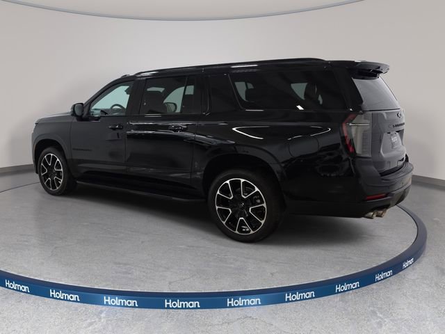 Used 2025 Chevrolet Suburban RST w/ Comfort Package AWD/4WD image 8