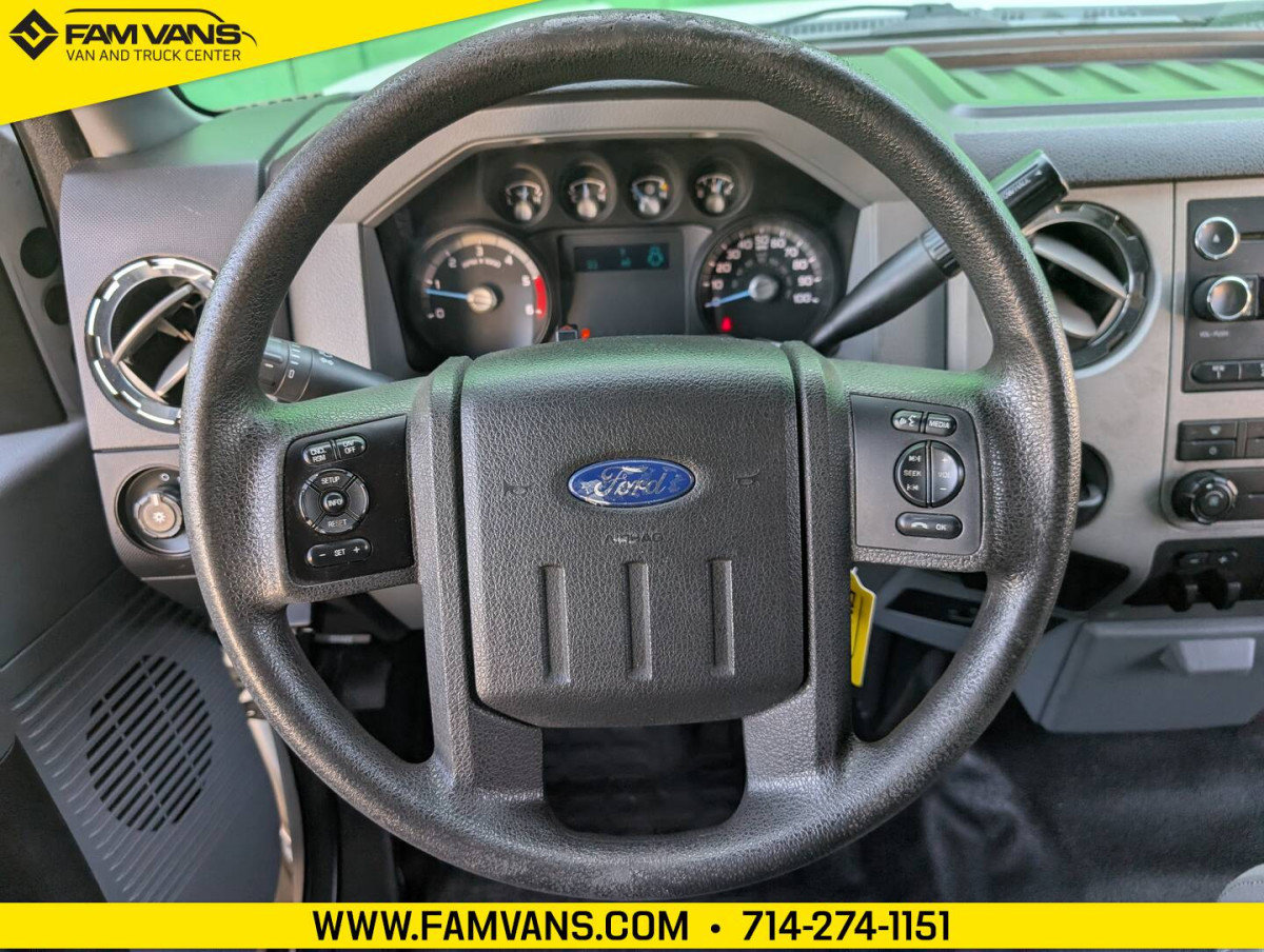 Used 2015 Ford F550 2WD Regular Cab Super Duty image 28