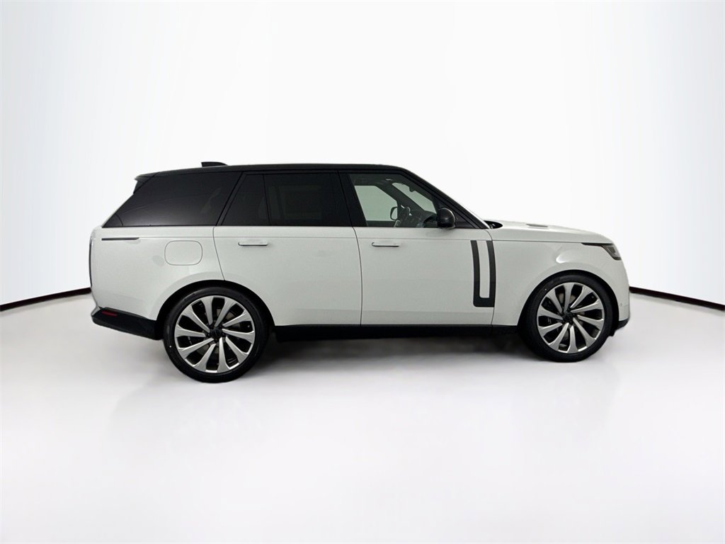 New 2026 Land Rover Range Rover SE image 4